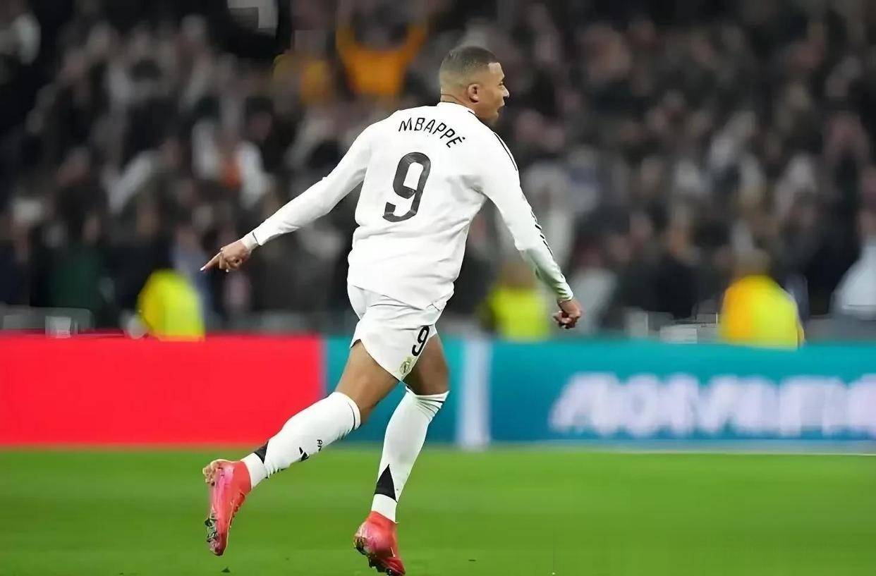  姆巴佩回归赛场，问鼎冠军首场状态亮眼，利物浦观众沸腾！-开云官网登录