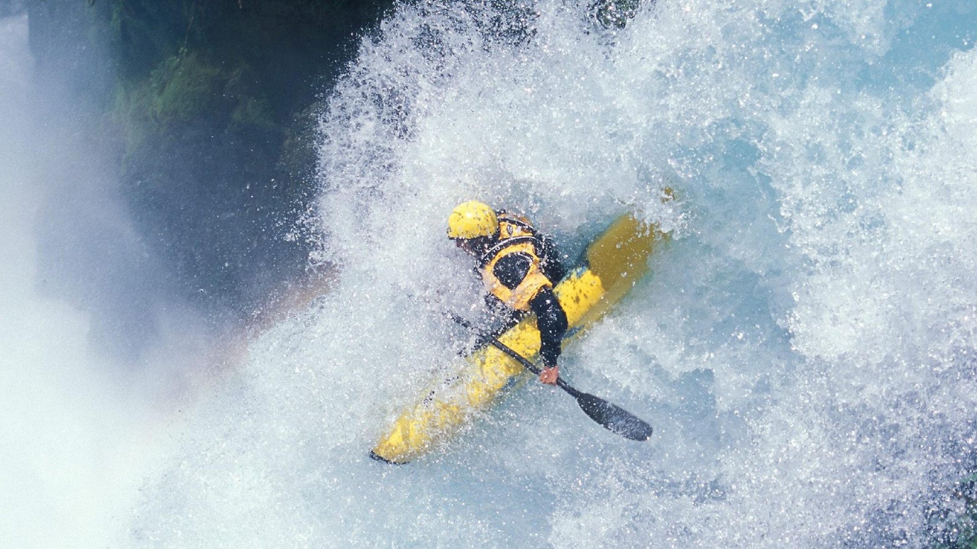 雄鹿不断突破！阿扎伦卡连续三场比赛得分超过夺冠全场沸腾不已的背后力量